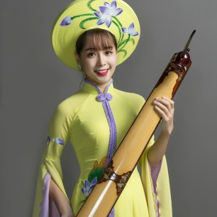 nghệ sĩ đàn bầu Thùy Linh